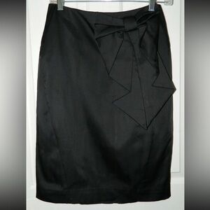 H&M women's Black BOW FRONT Pencil SKIRT* 6 EUC sexy perfect w/any blouse!